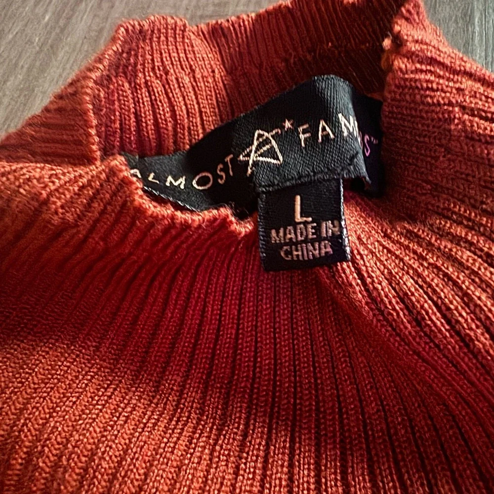 Rust Red Ribbed Sweater - Picture 4 of 4